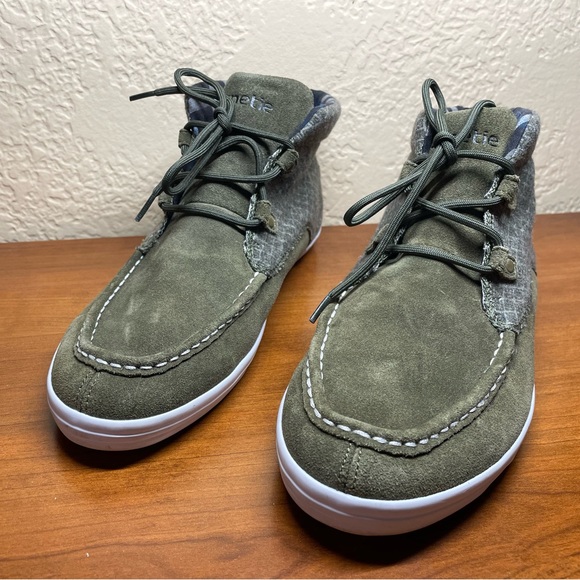 Burnetie / men’s boot / size 11 / preowned / green / great condition - Picture 1 of 8